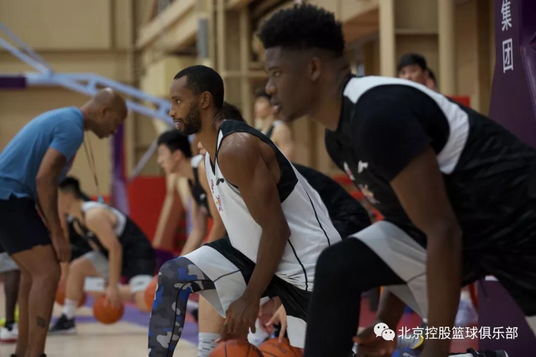 定位球全解析:任意球角球点球